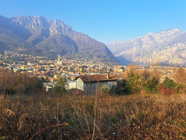 casale in vendita a Valmadrera