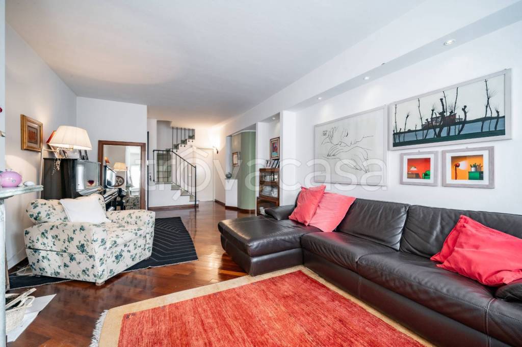 appartamento in vendita a Valmadrera in zona San Dionigi