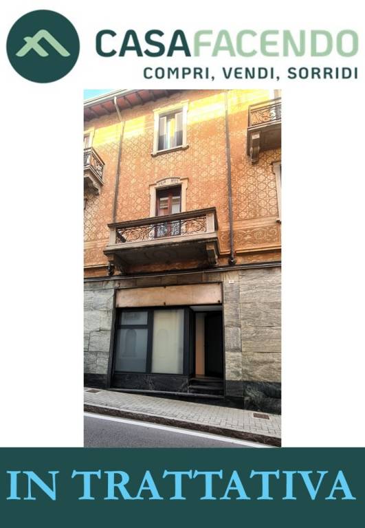 negozio in vendita a Valmadrera in zona Centro Storico