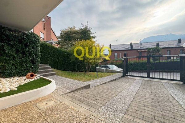 casa indipendente in vendita a Valmadrera in zona Centro Storico