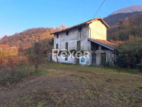 casale in vendita a Valmadrera