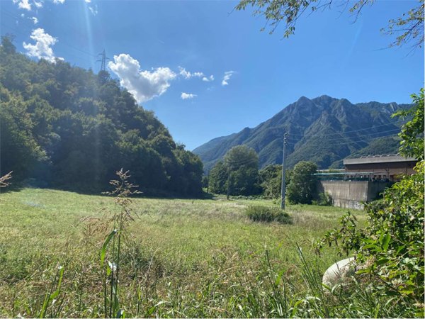 capannone in vendita a Valmadrera