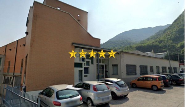 capannone in vendita a Valmadrera