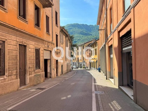 appartamento in vendita a Valmadrera in zona Centro Storico