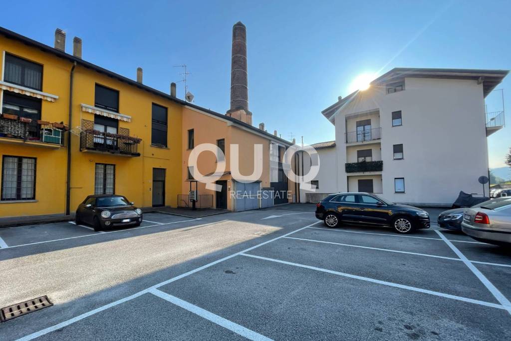 appartamento in vendita a Valmadrera in zona Centro Storico