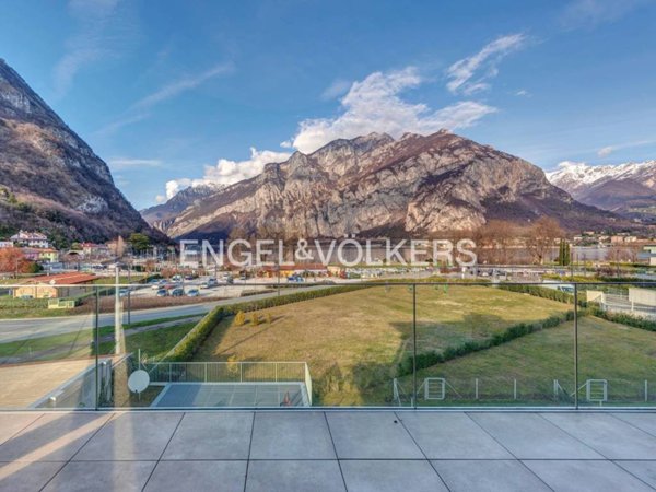 appartamento in vendita a Valmadrera in zona Parè