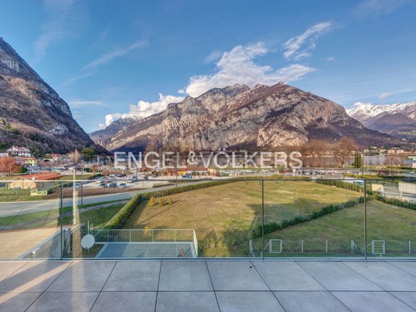 appartamento in vendita a Valmadrera in zona Parè