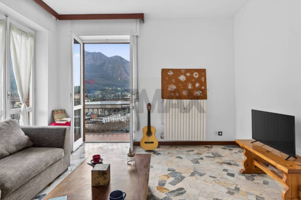 appartamento in vendita a Valmadrera in zona Centro Storico