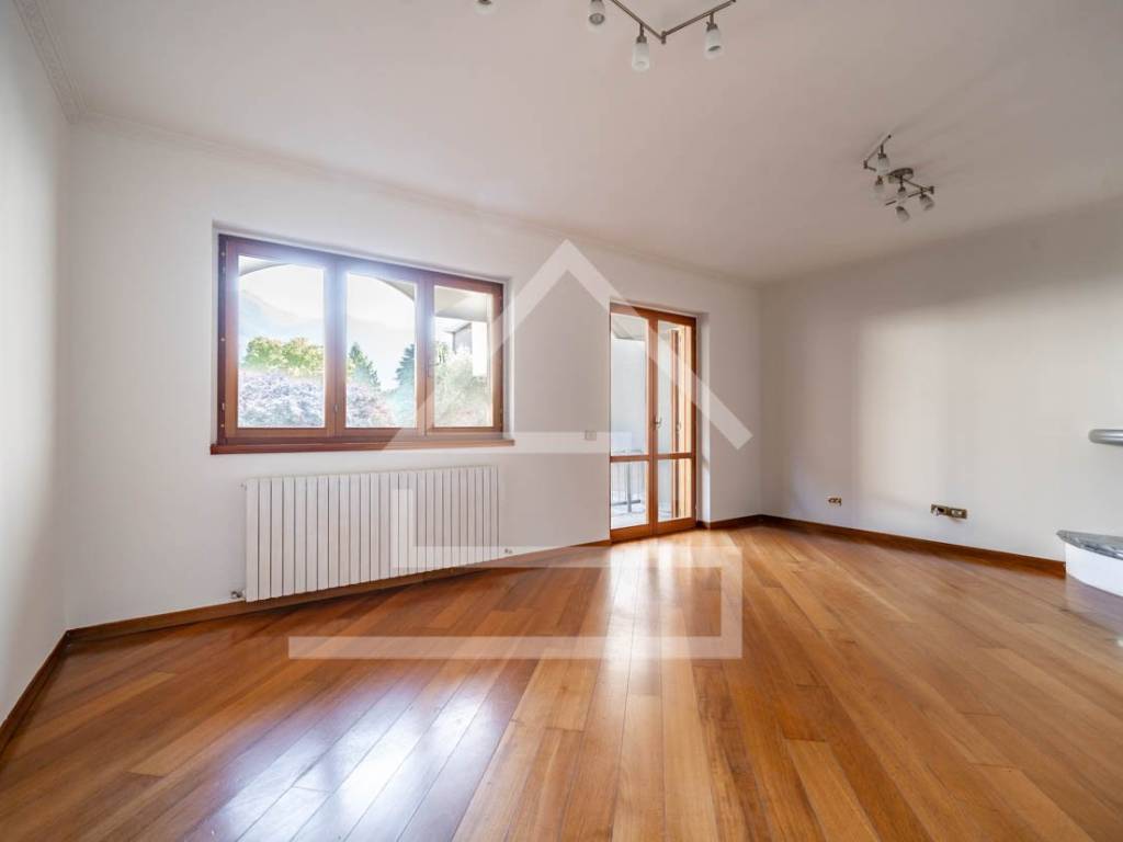 casa indipendente in vendita a Valmadrera