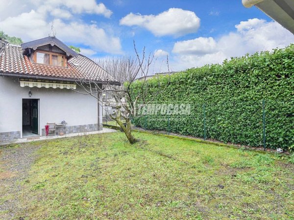 casa indipendente in vendita a Valmadrera in zona Centro Storico
