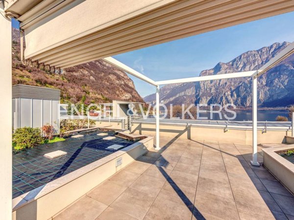 appartamento in vendita a Valmadrera in zona Parè