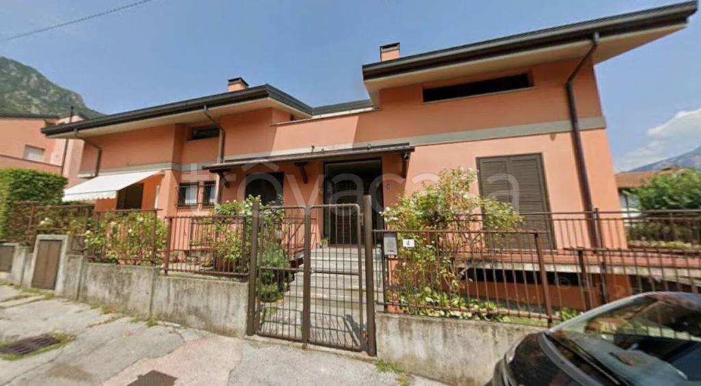 casa indipendente in vendita a Valmadrera