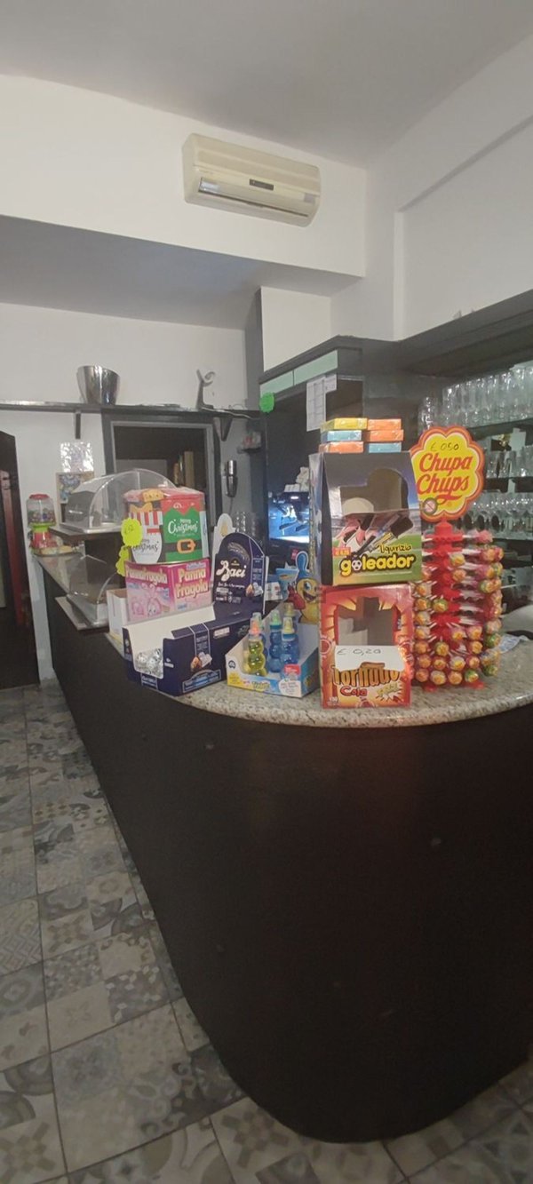 negozio in vendita a Valmadrera in zona Centro Storico