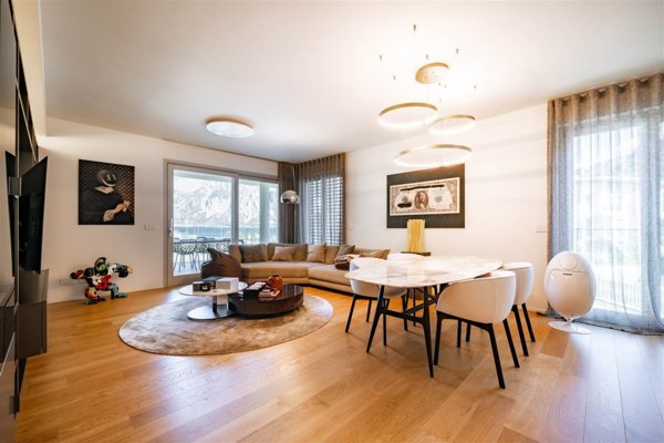 appartamento in vendita a Valmadrera in zona Parè