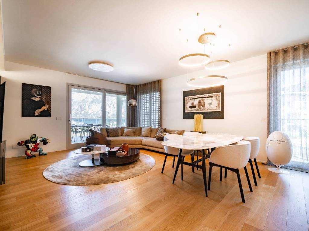 appartamento in vendita a Valmadrera in zona Parè