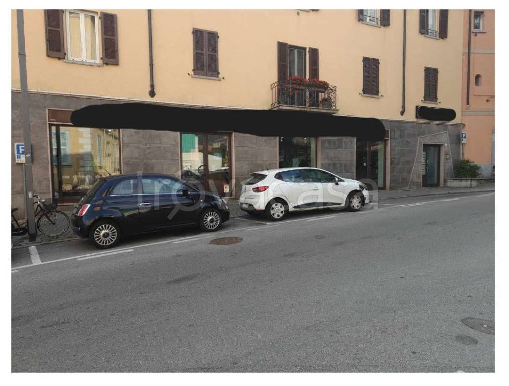 negozio in vendita a Valmadrera in zona Centro Storico