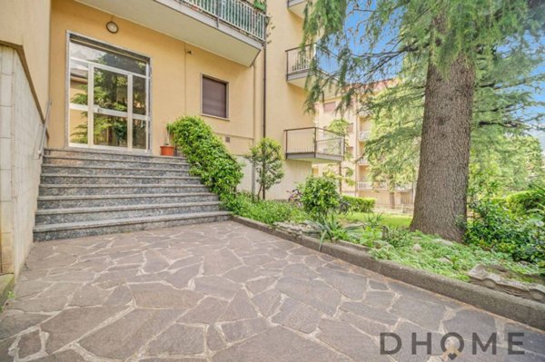 appartamento in vendita a Valmadrera in zona Caserta