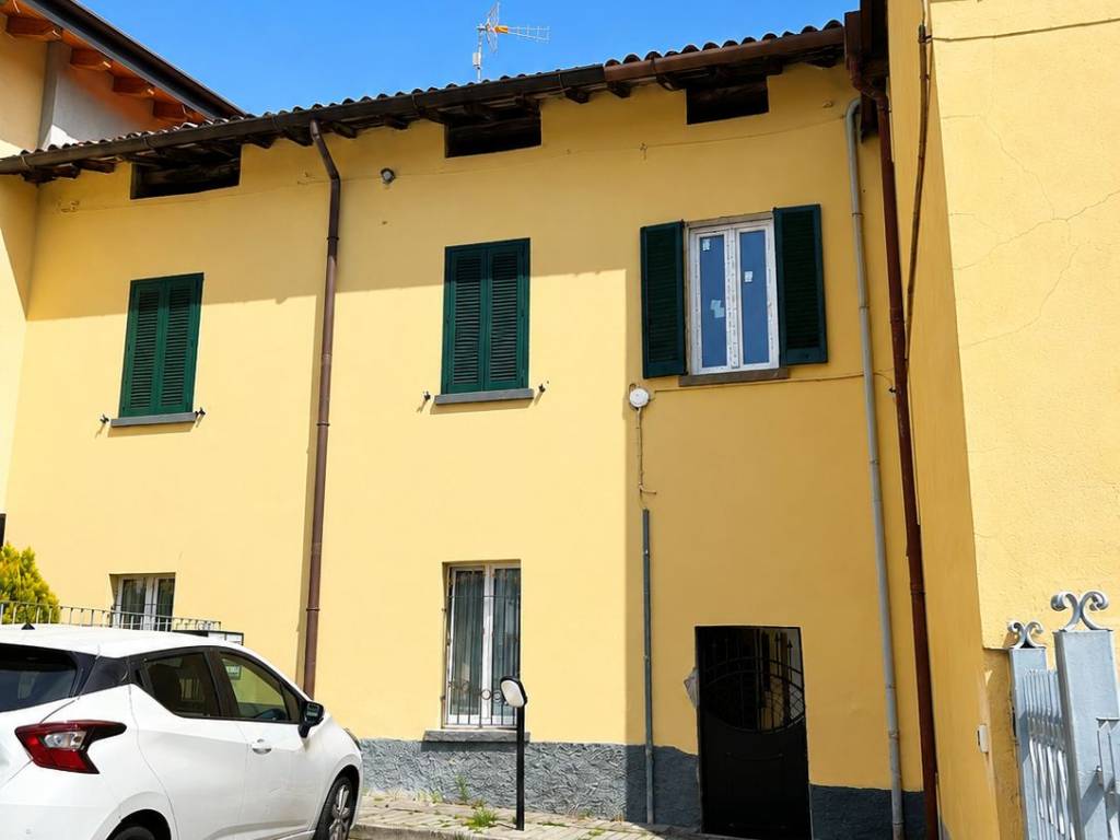 appartamento in vendita a Valmadrera in zona Concordia