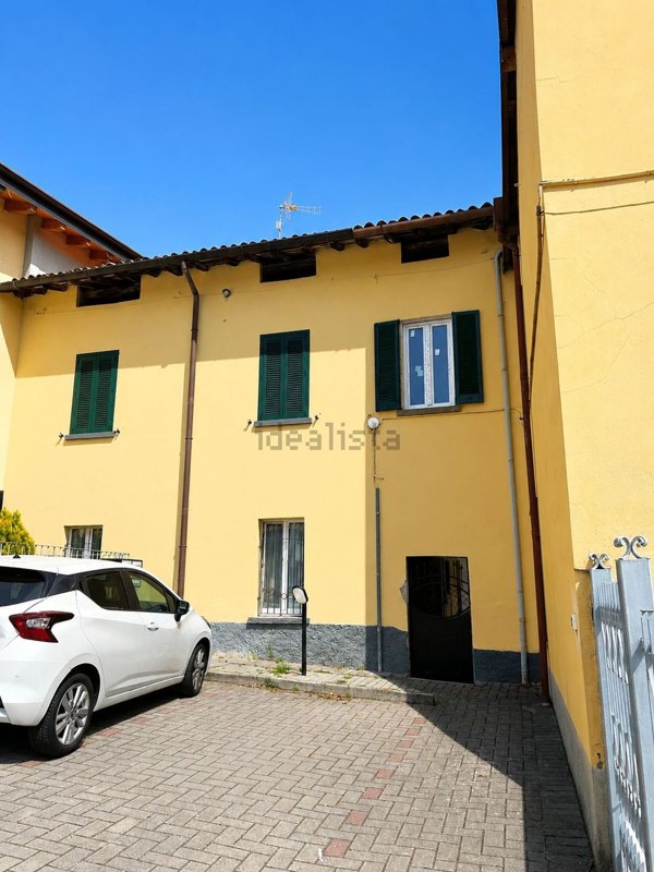 appartamento in vendita a Valmadrera in zona Caserta
