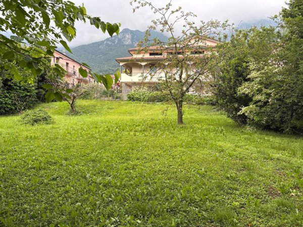 casa indipendente in vendita a Valmadrera