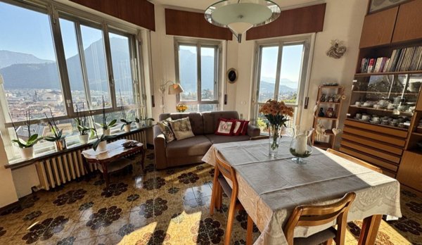 casa indipendente in vendita a Valmadrera