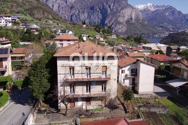 casa indipendente in vendita a Valmadrera in zona Centro Storico