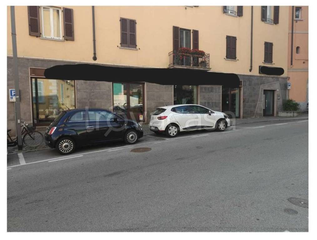 negozio in vendita a Valmadrera in zona Centro Storico