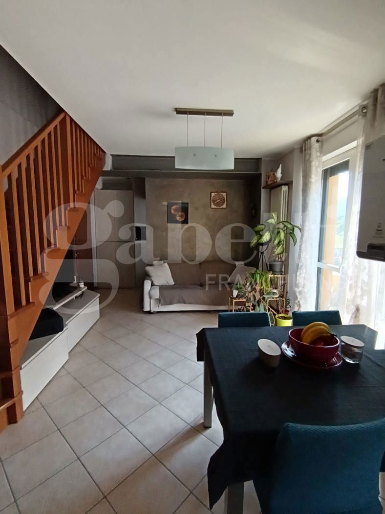 appartamento in vendita a Valmadrera in zona Concordia