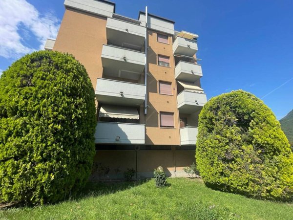 appartamento in vendita a Valmadrera in zona Caserta