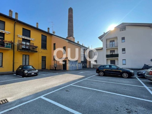 appartamento in vendita a Valmadrera in zona Concordia