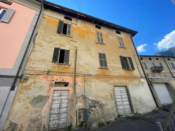 casale in vendita a Valmadrera in zona Centro Storico