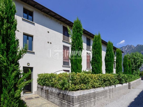 appartamento in vendita a Valmadrera in zona Caserta