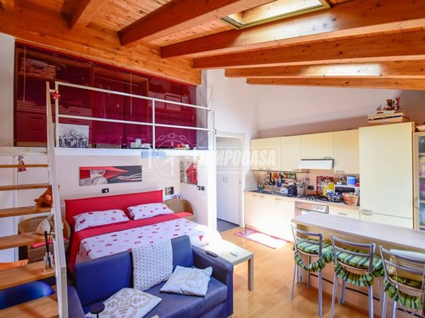 appartamento in vendita a Valmadrera in zona Parè