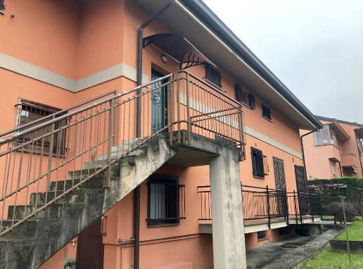 appartamento in vendita a Valmadrera in zona Centro Storico