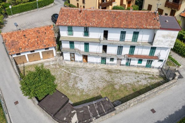 casa indipendente in vendita a Valmadrera in zona Trebbia