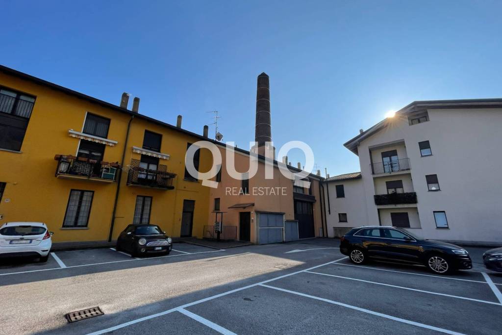 appartamento in vendita a Valmadrera in zona Centro Storico