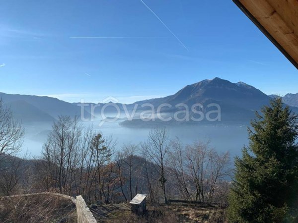 casa indipendente in vendita a Varenna