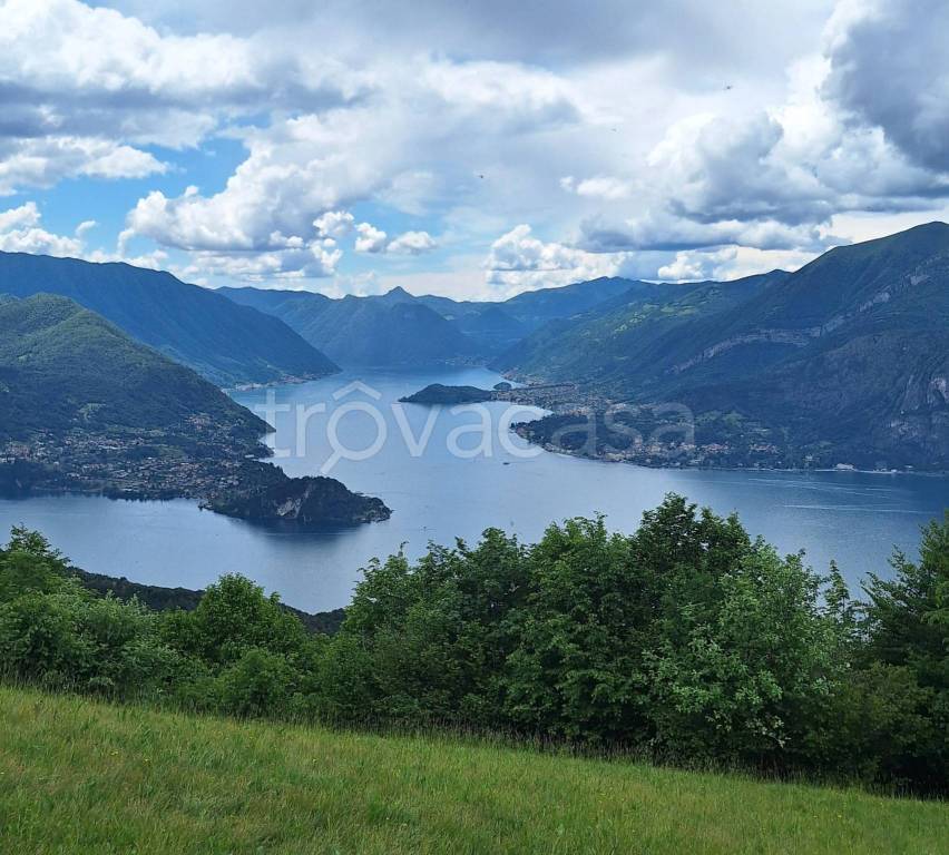 casa indipendente in vendita a Varenna