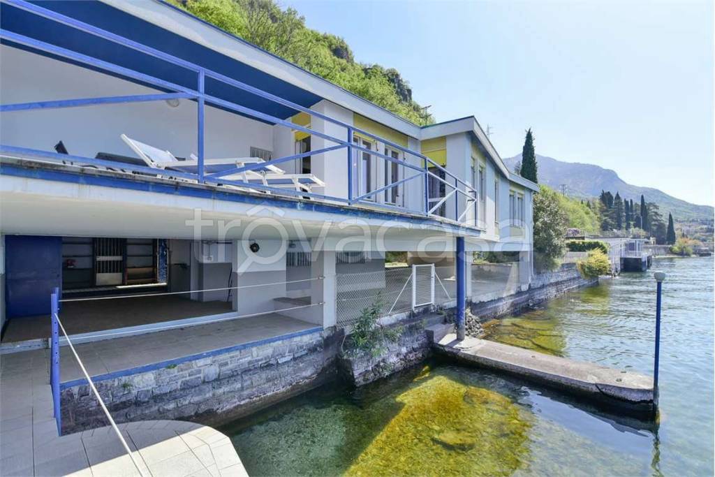 casa indipendente in vendita a Varenna