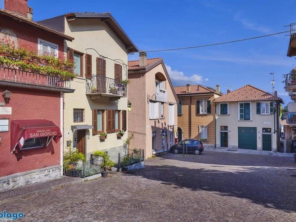casa indipendente in vendita a Varenna