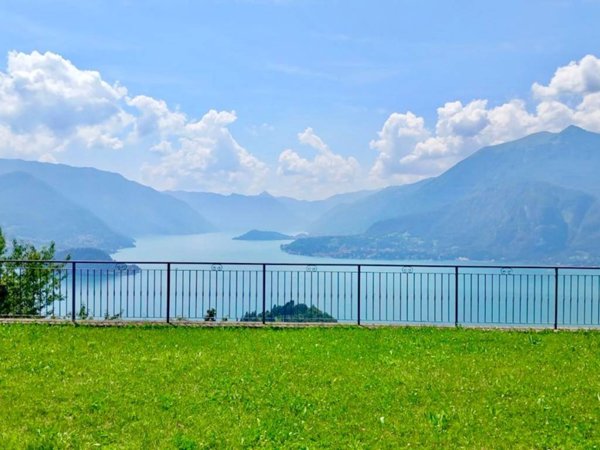 casa indipendente in vendita a Varenna