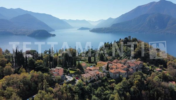 casa indipendente in vendita a Varenna