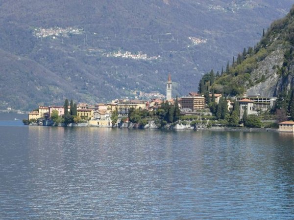 casa indipendente in vendita a Varenna in zona Fiumelatte