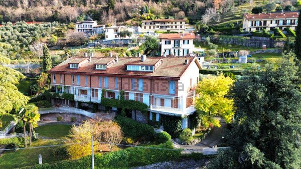 casa indipendente in vendita a Varenna in zona Fiumelatte