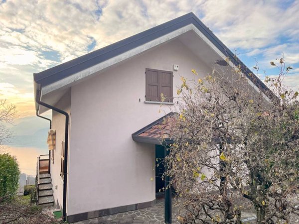 casa indipendente in vendita a Varenna