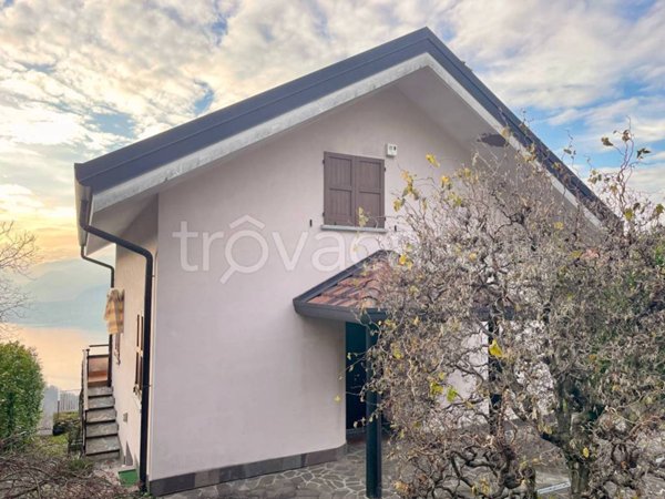 casa indipendente in vendita a Varenna
