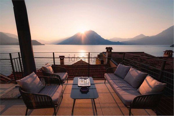 casa indipendente in vendita a Varenna in zona Fiumelatte