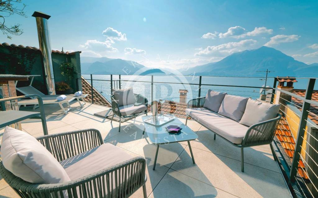 casa indipendente in vendita a Varenna in zona Fiumelatte