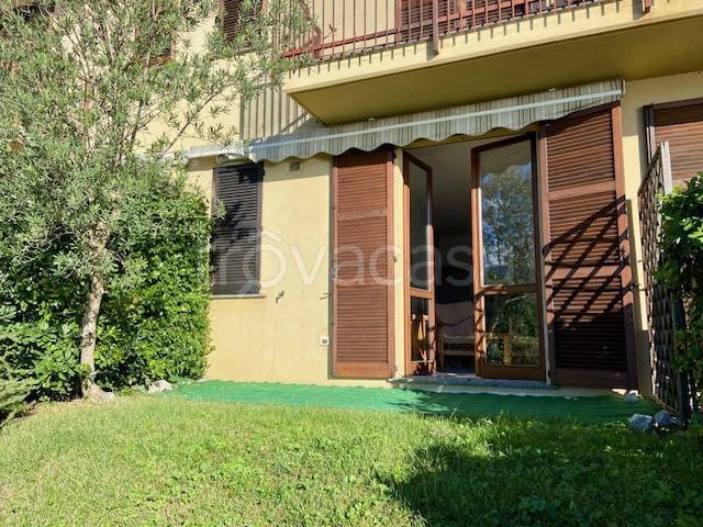 appartamento in vendita a Varenna in zona Fiumelatte