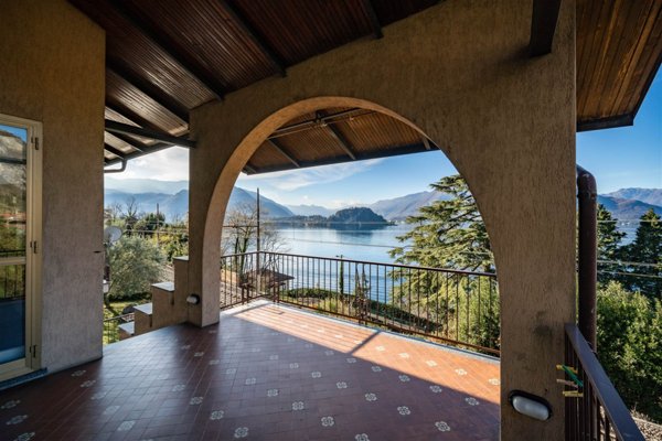 casa indipendente in vendita a Varenna in zona Fiumelatte